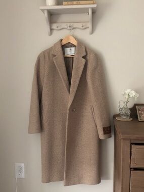 Aritzia - The Stedman Coat - XXS - No Pilling - light birch with tan